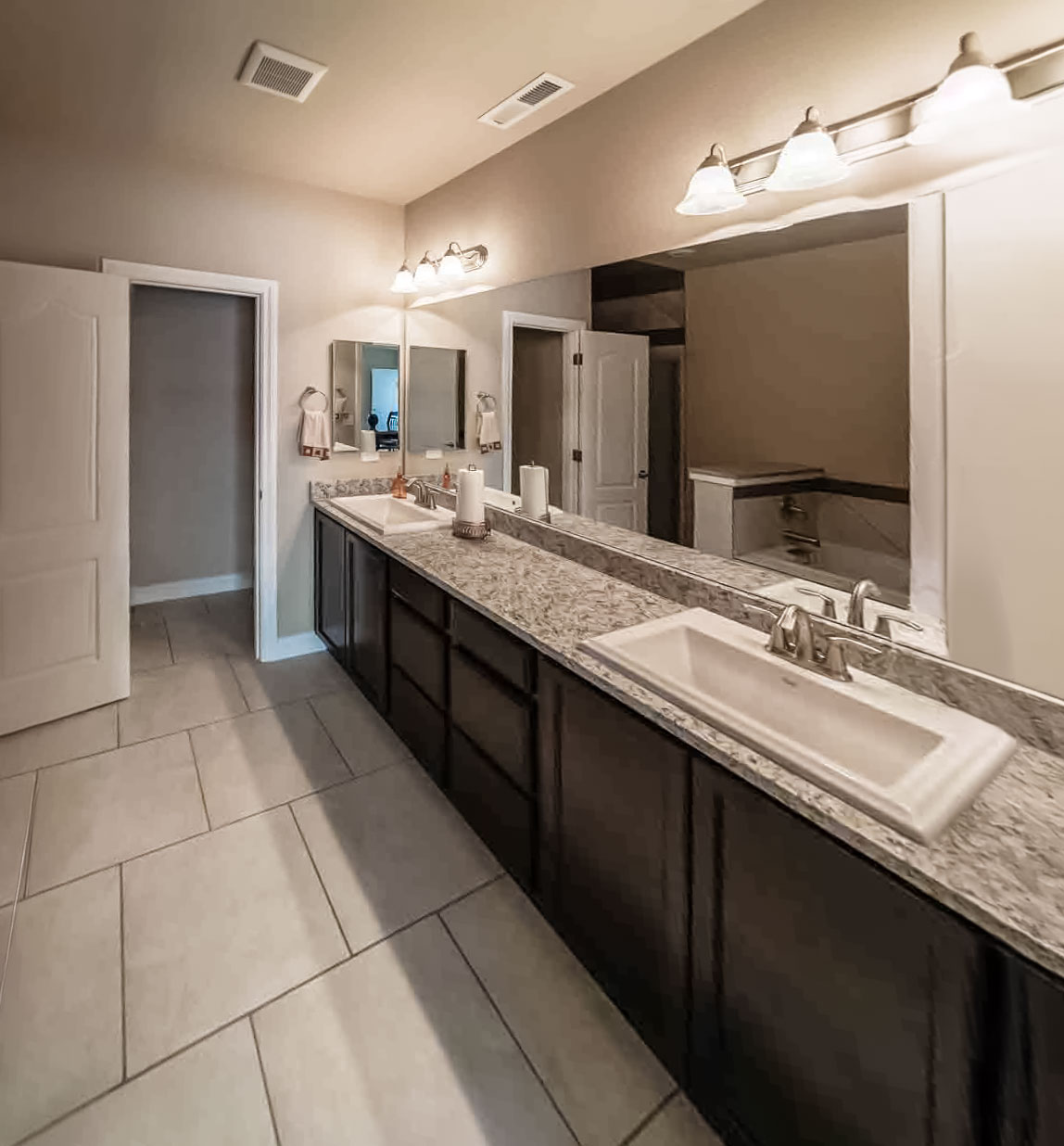 Lifestyle Homes Model 2304 Master Bath - New Reno Homes in Cold Springs Valley